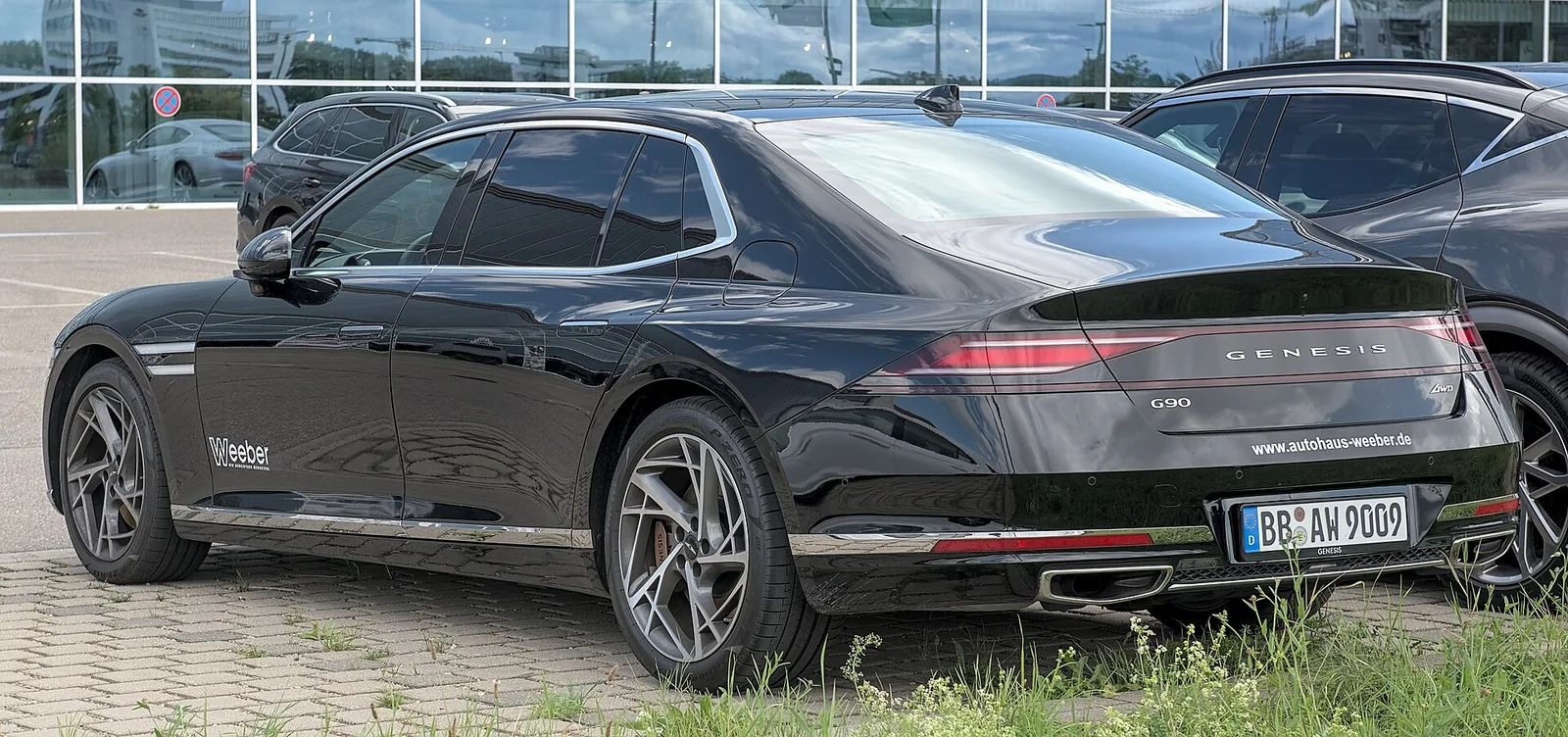 Genesis G90 documented exterior view