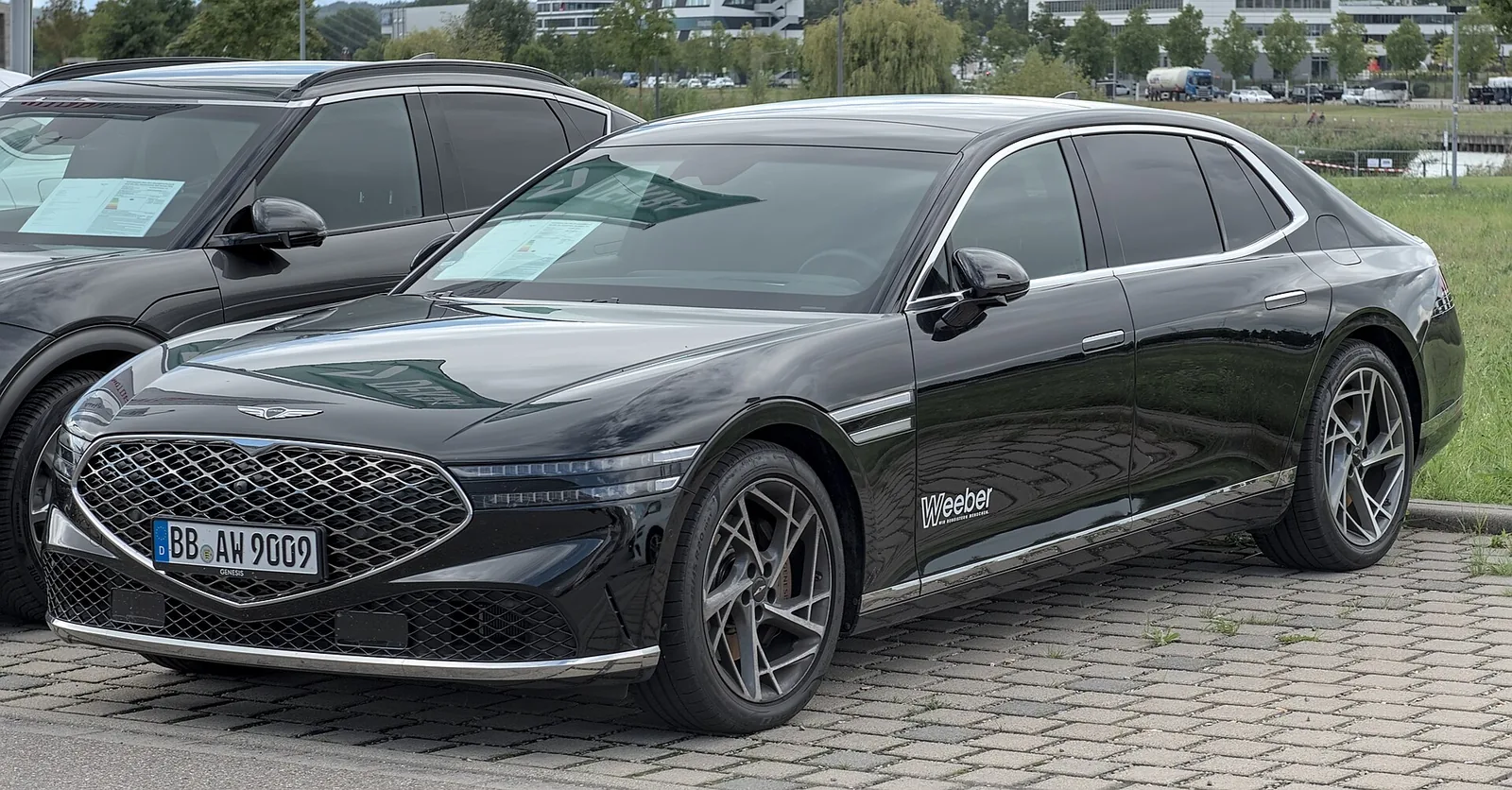 Genesis G90 documented exterior view