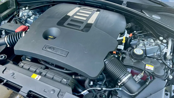 Range Rover Velar p400 engine