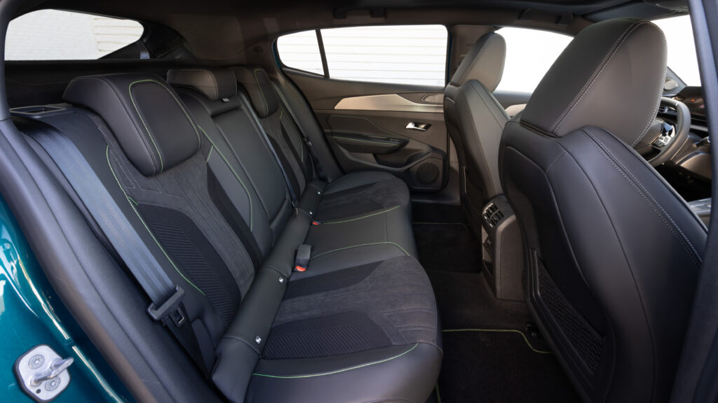 Peugeot 408 Rear Seats