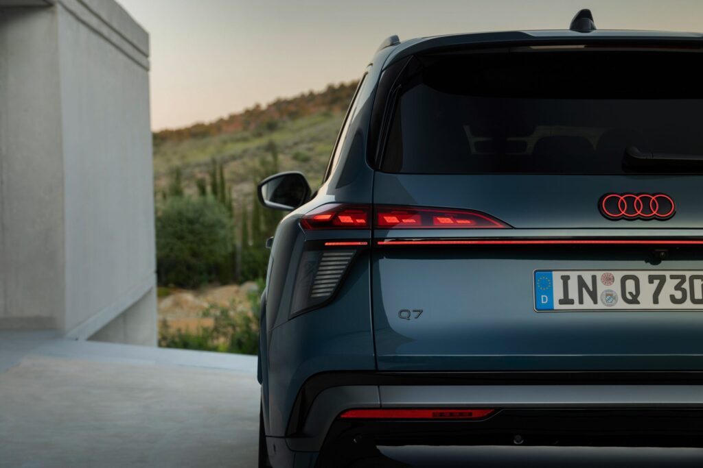 2027 Audi Q7 rear taillight detail