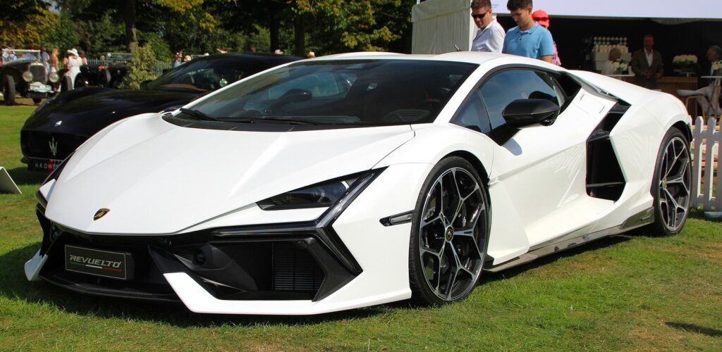 Lamborghini Revuelto low front view