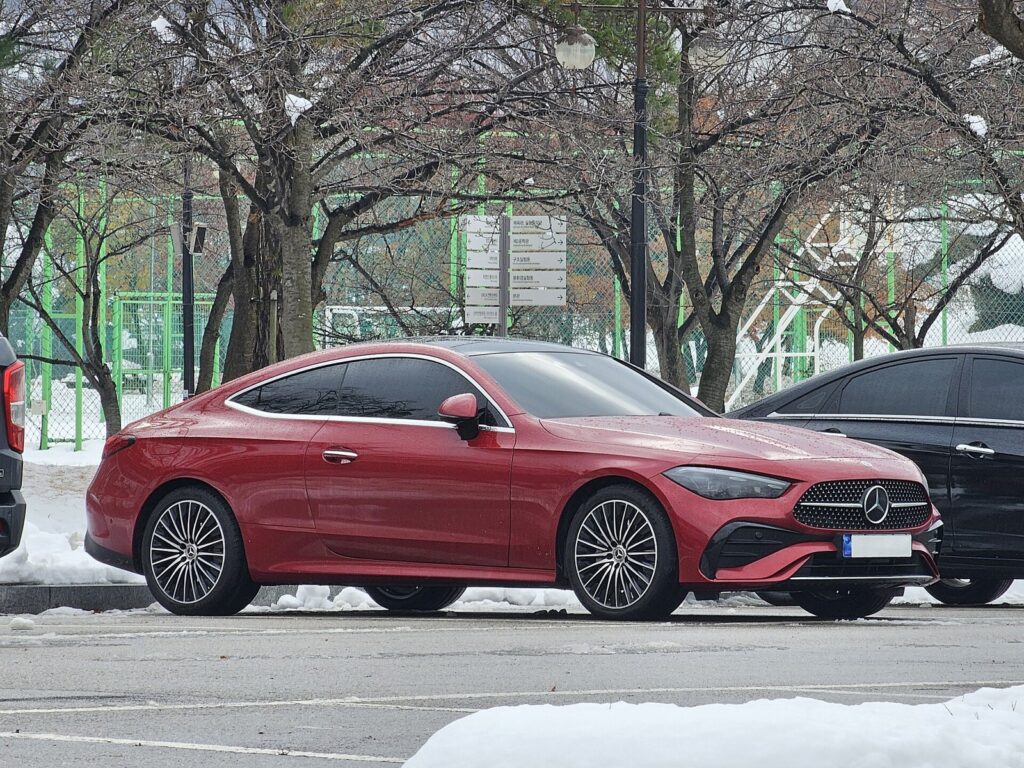 Mercedes-Benz CLE 200 Coupe side profile
