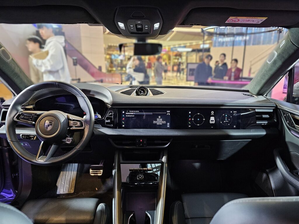 Porsche Macan Electric dashboard and digital cockpit