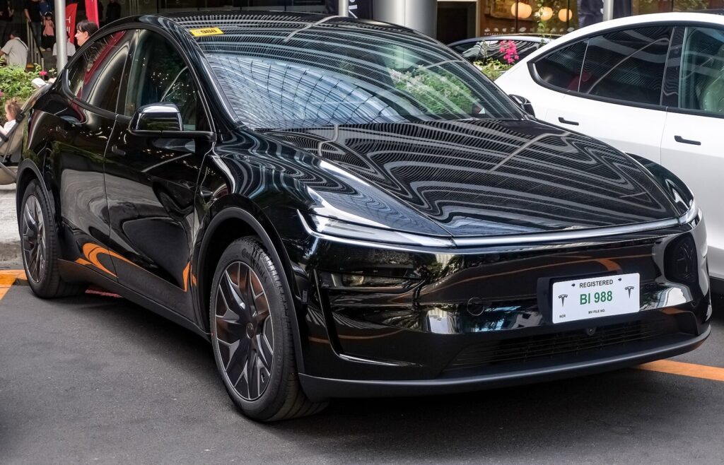 Tesla Model Y L Diamond Black front three-quarter view