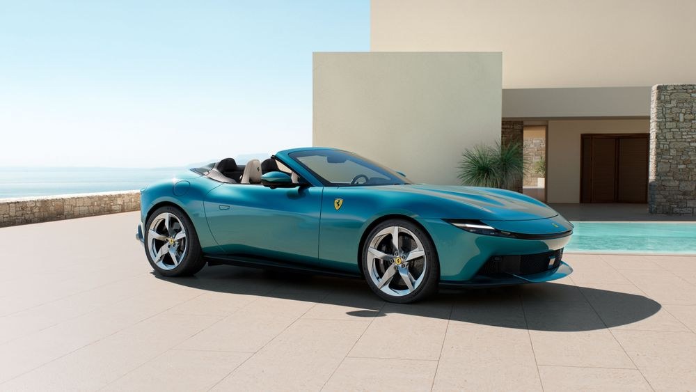 Ferrari Amalfi Spider front design with slim headlights and sculpted bonnet