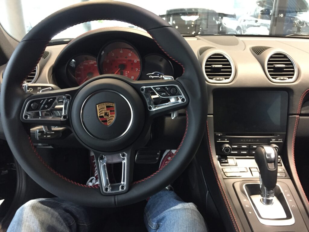 Porsche 718 Cayman S cockpit and dashboard