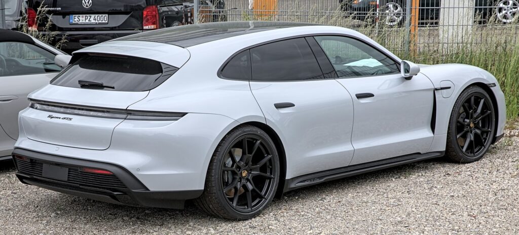 Porsche Taycan Sport Turismo side profile