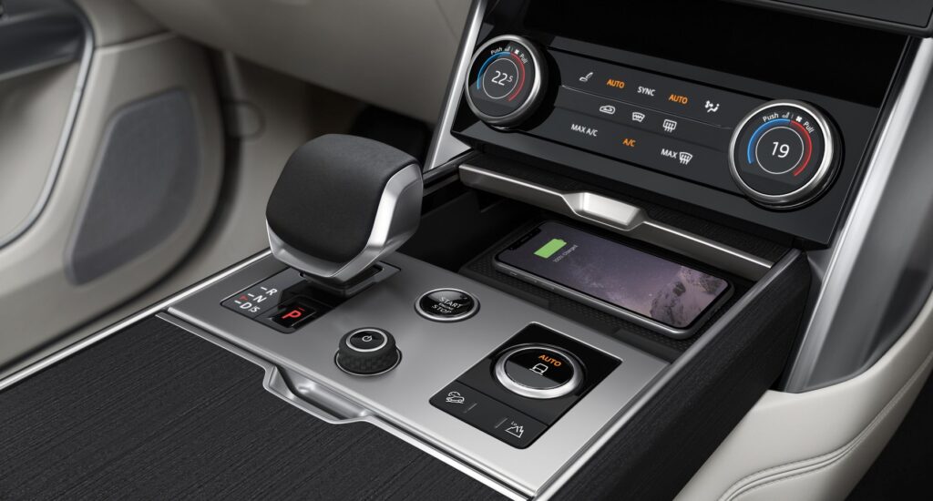 Range Rover P530 center console controls