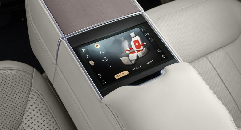 Range Rover P530 rear cabin control detail