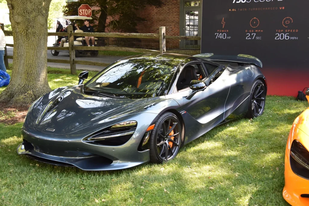 McLaren 750S side profile