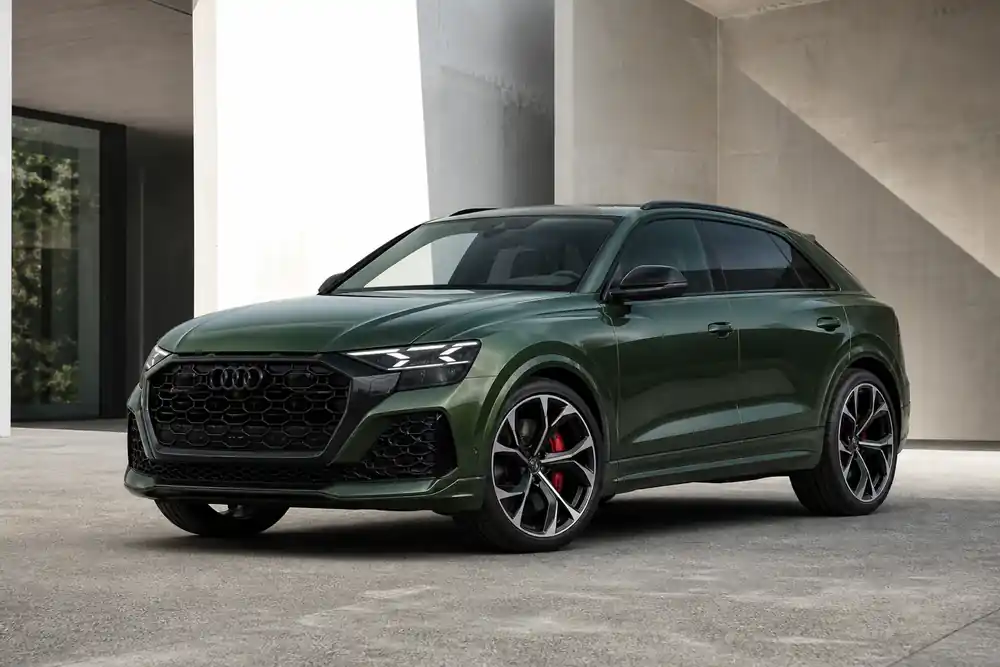 Audi RS Q8 front three-quarter view