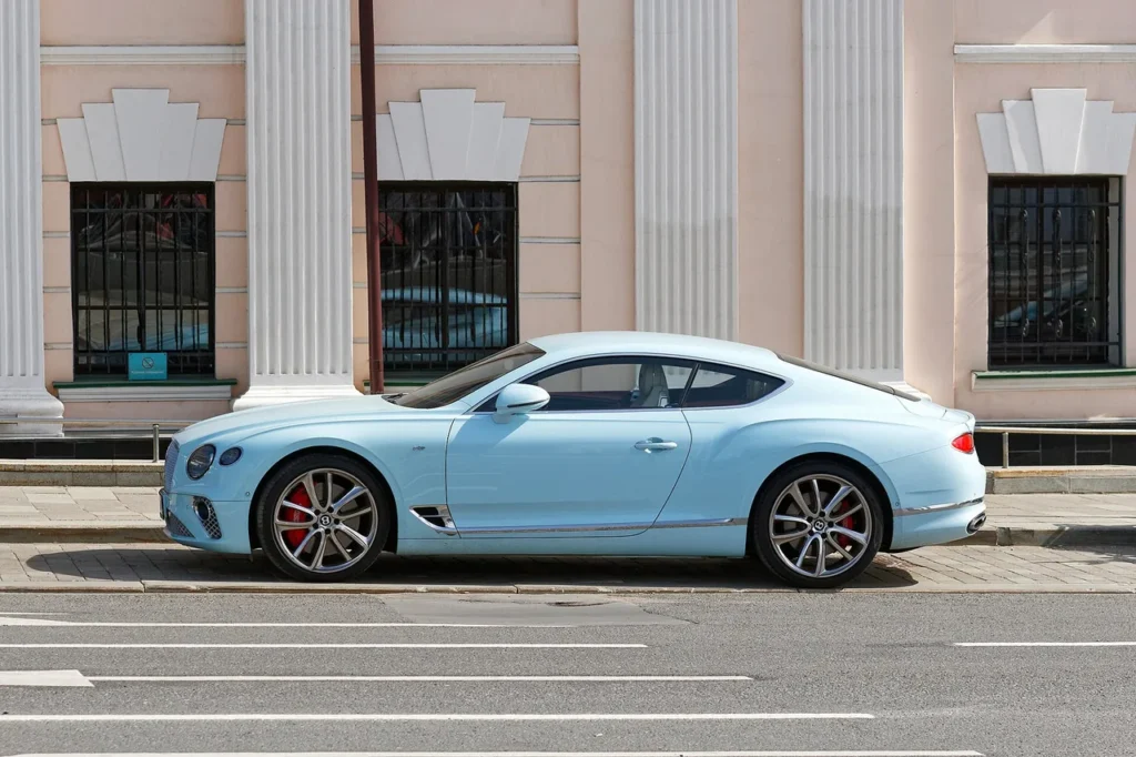 Bentley Continental GT front three-quarter view
