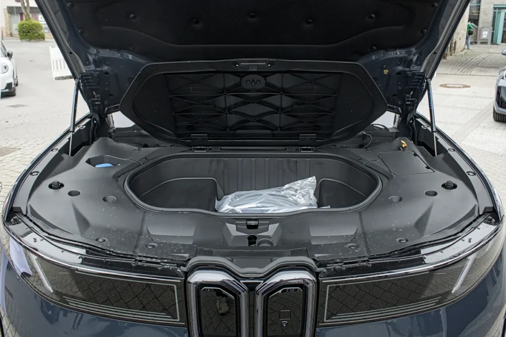 BMW iX3 Neue Klasse side profile