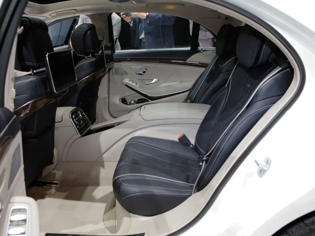 Previous-generation Mercedes-Benz S500 rear seats reference