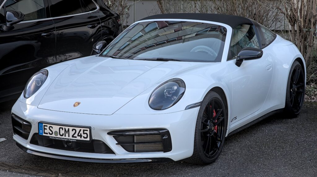 Porsche 911 Targa 4 GTS front three-quarter view