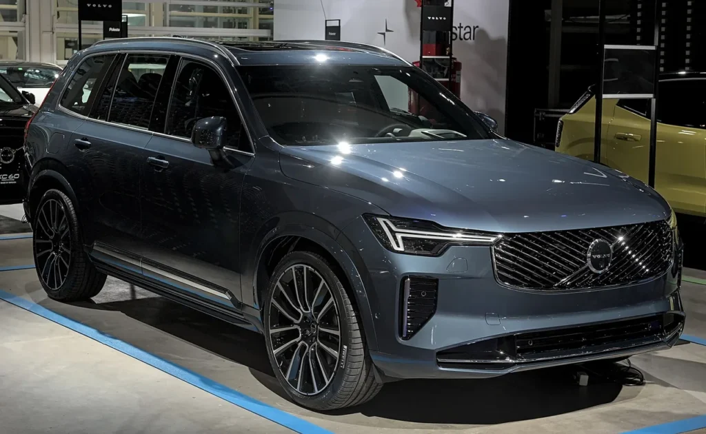 Volvo XC90 front three-quarter view