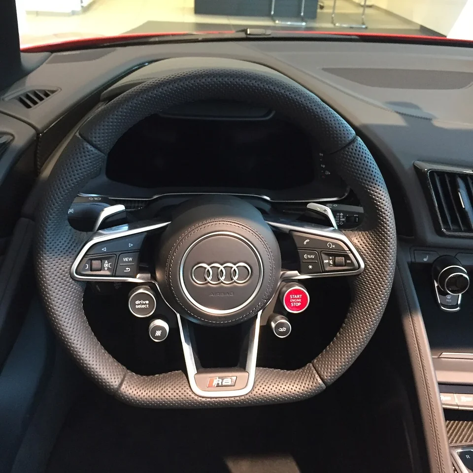 Audi R8 4S steering wheel and driver display