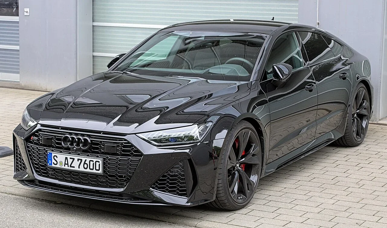 Black early C8 Audi RS 7 Sportback