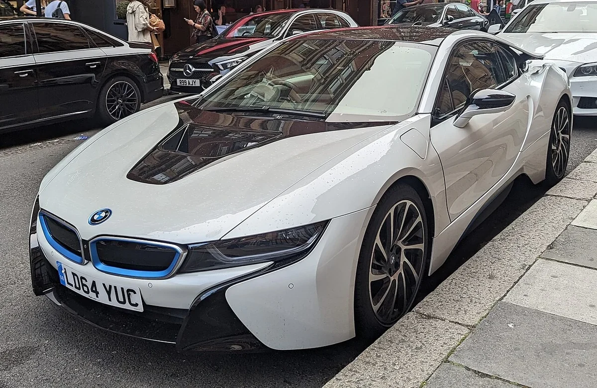 BMW i8 early coupe front three-quarter view