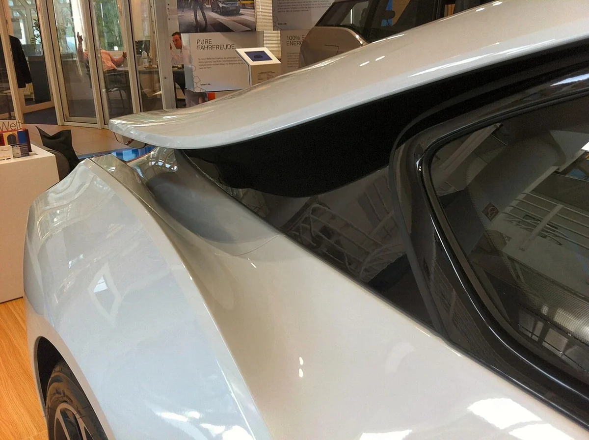 BMW i8 rear buttress and bodywork detail