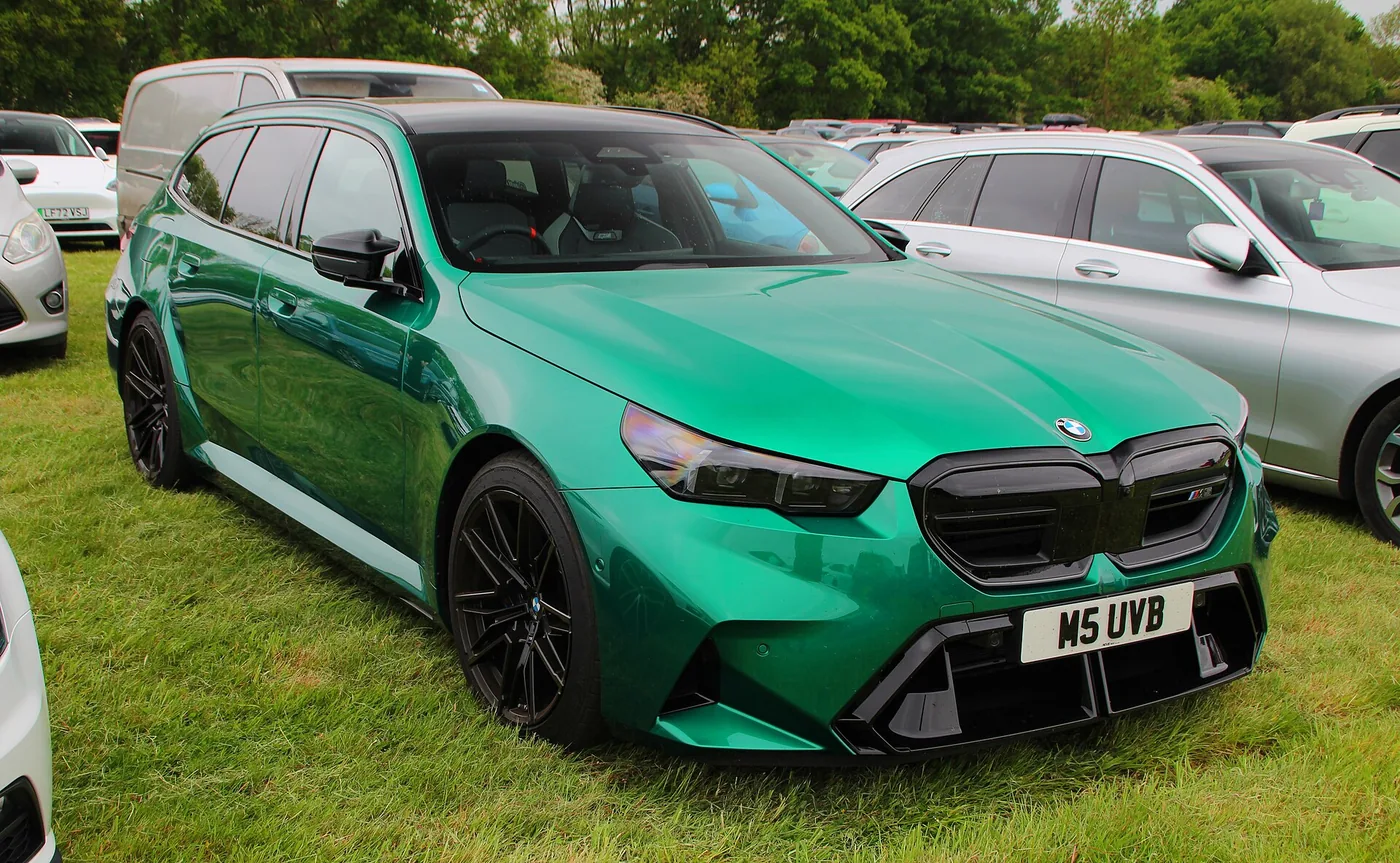 2025 BMW M5 Touring PHEV Auto