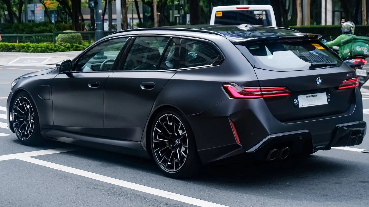 BMW M5 G99 Touring Black Matte 02