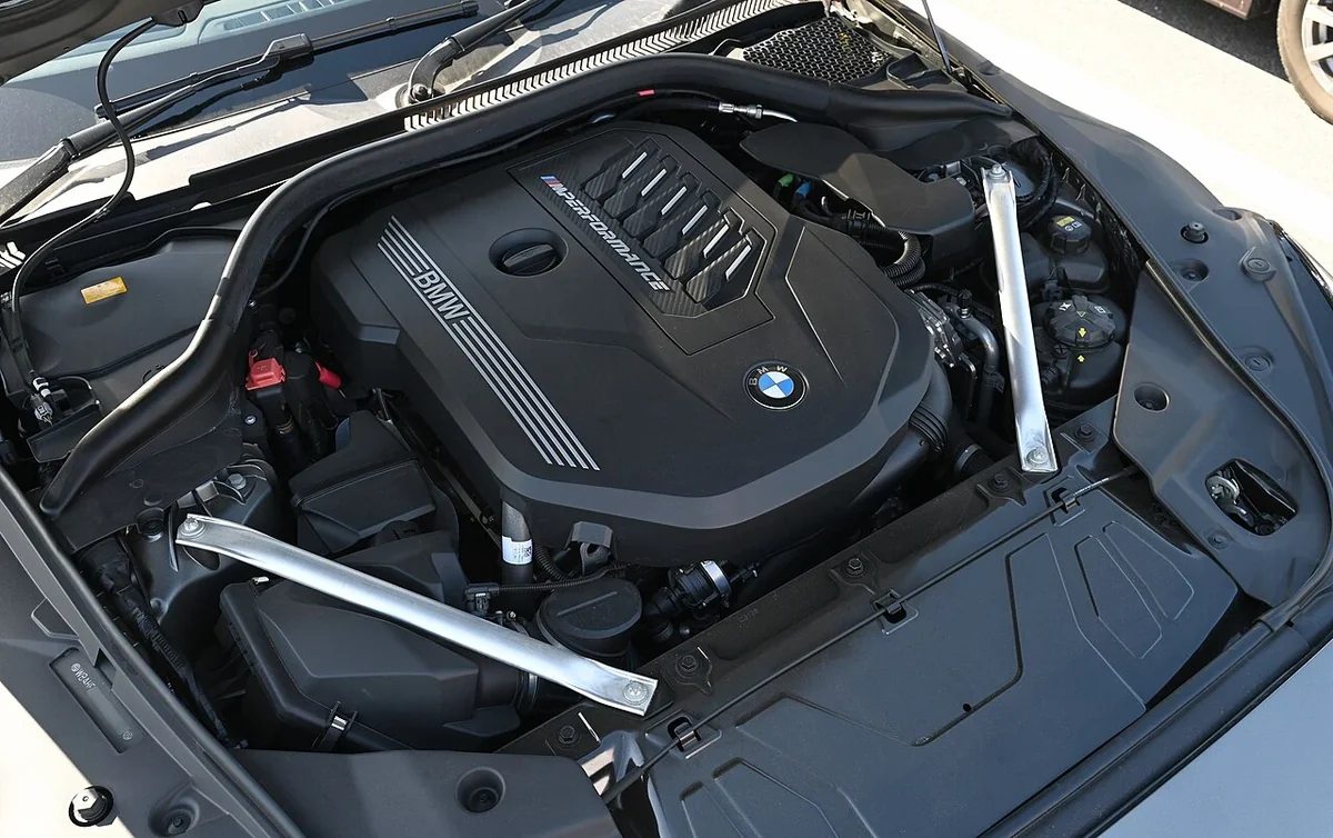 BMW Z4 M40i inline-six engine bay
