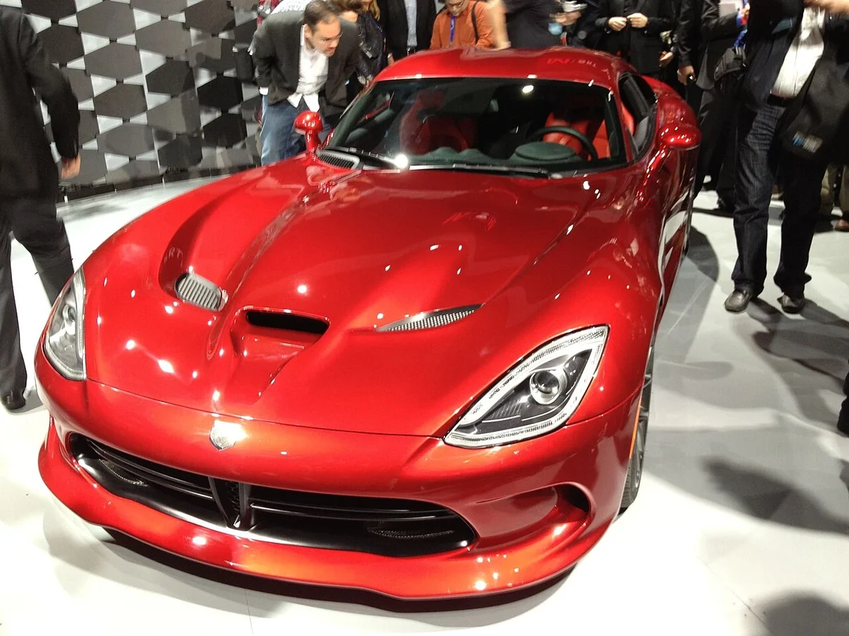 2013 SRT Viper GTS front view at its New York unveiling