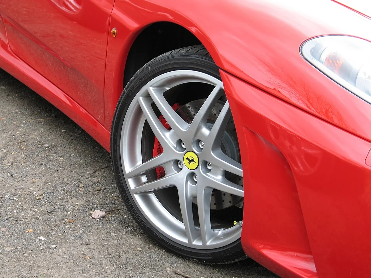 Ferrari F430 front wheel and brake detail