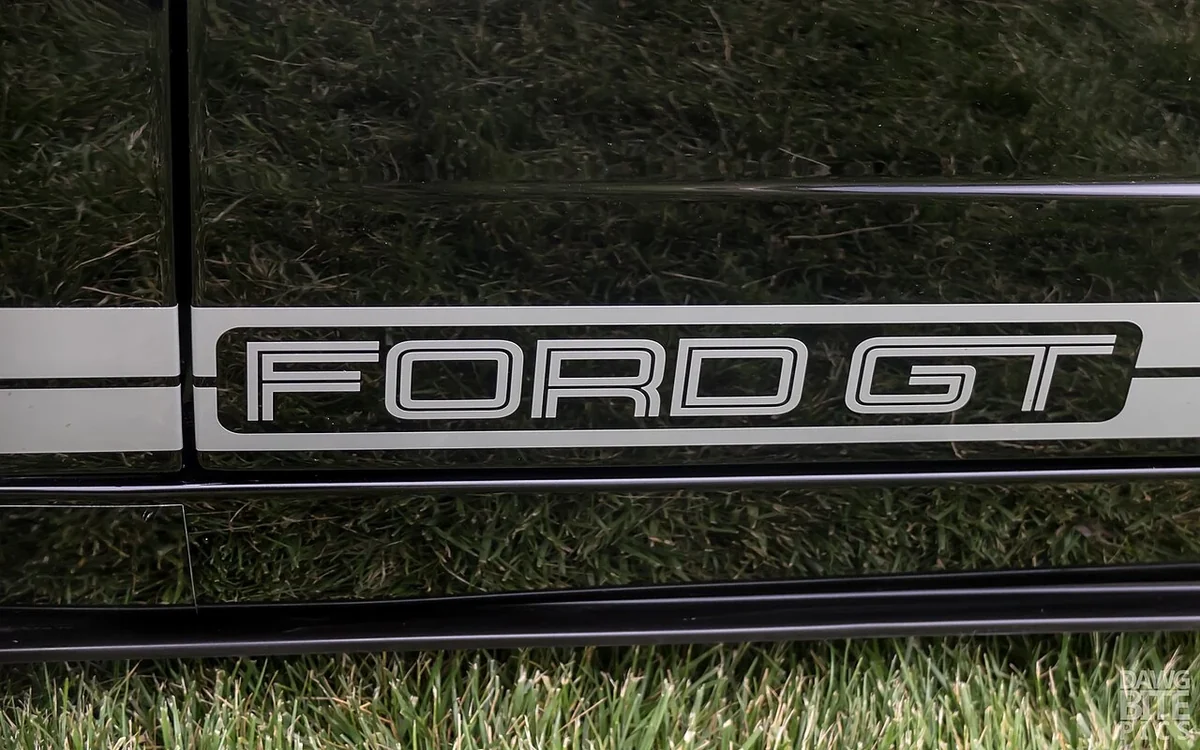 Ford GT side stripe detail
