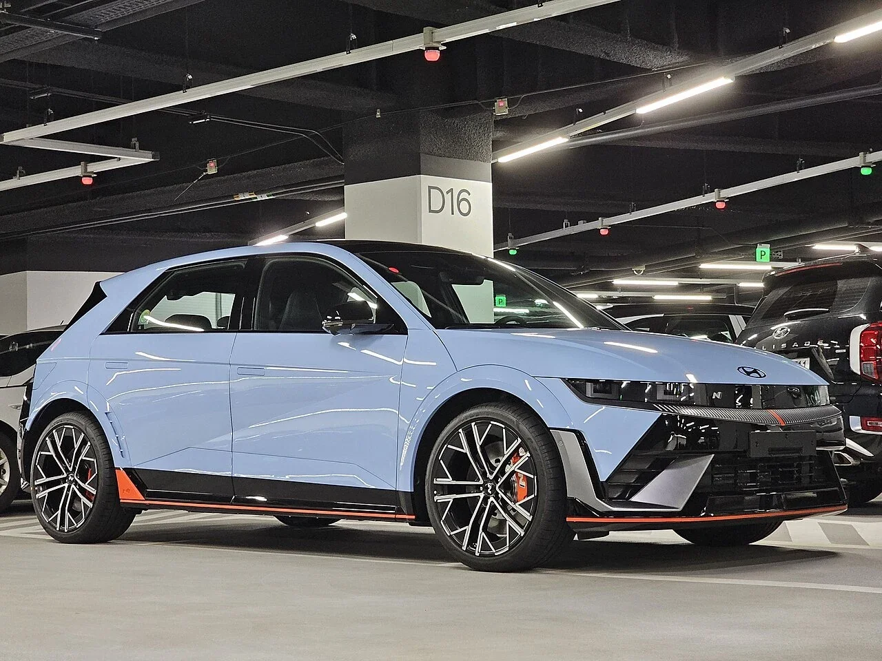 Hyundai IONIQ 5 N side and front wheel view