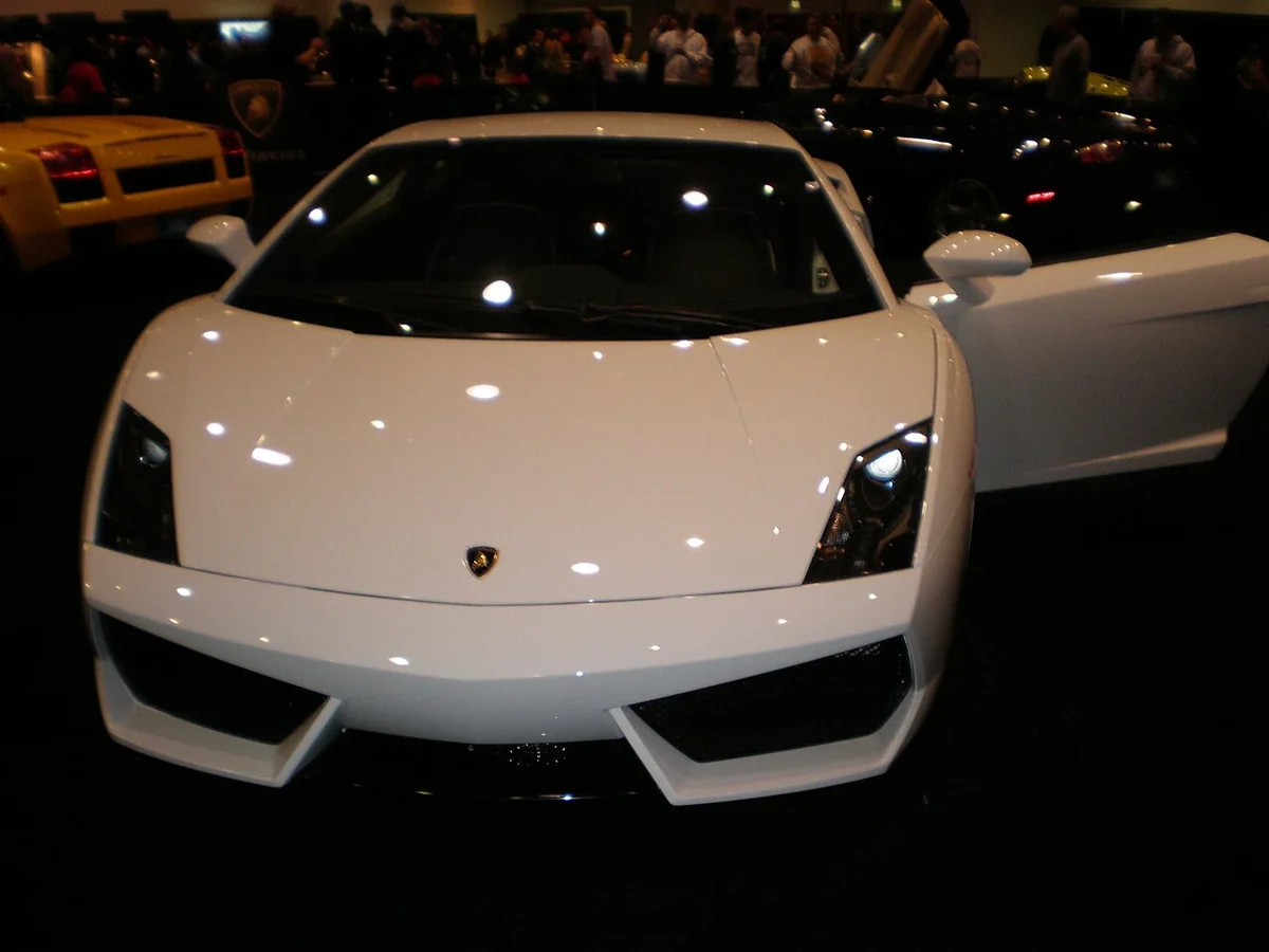 2009 LP 560-4 front view
