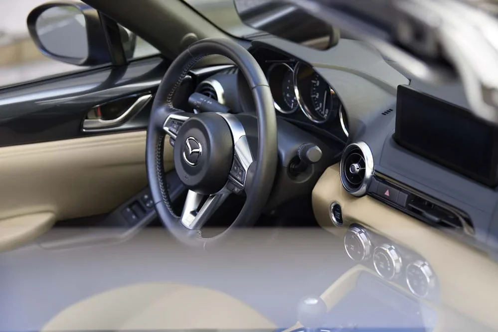Mazda MX-5 Miata steering wheel, display and physical climate controls