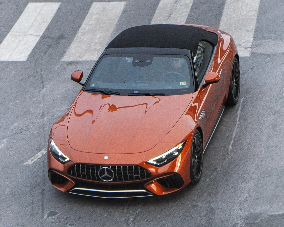 Mercedes-AMG SL 55 R232 in street context