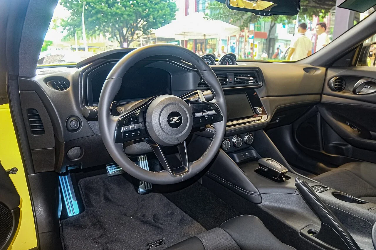 Nissan Z automatic dashboard and center console