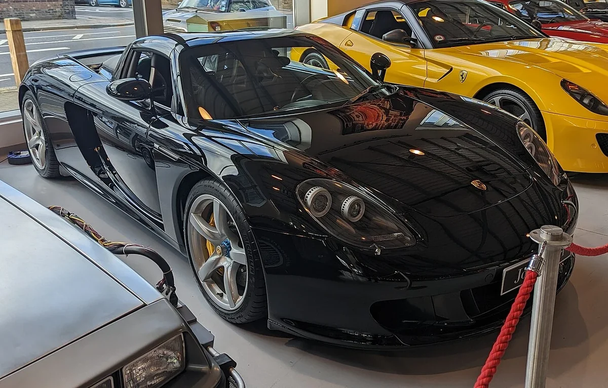 Black Porsche Carrera GT in a museum
