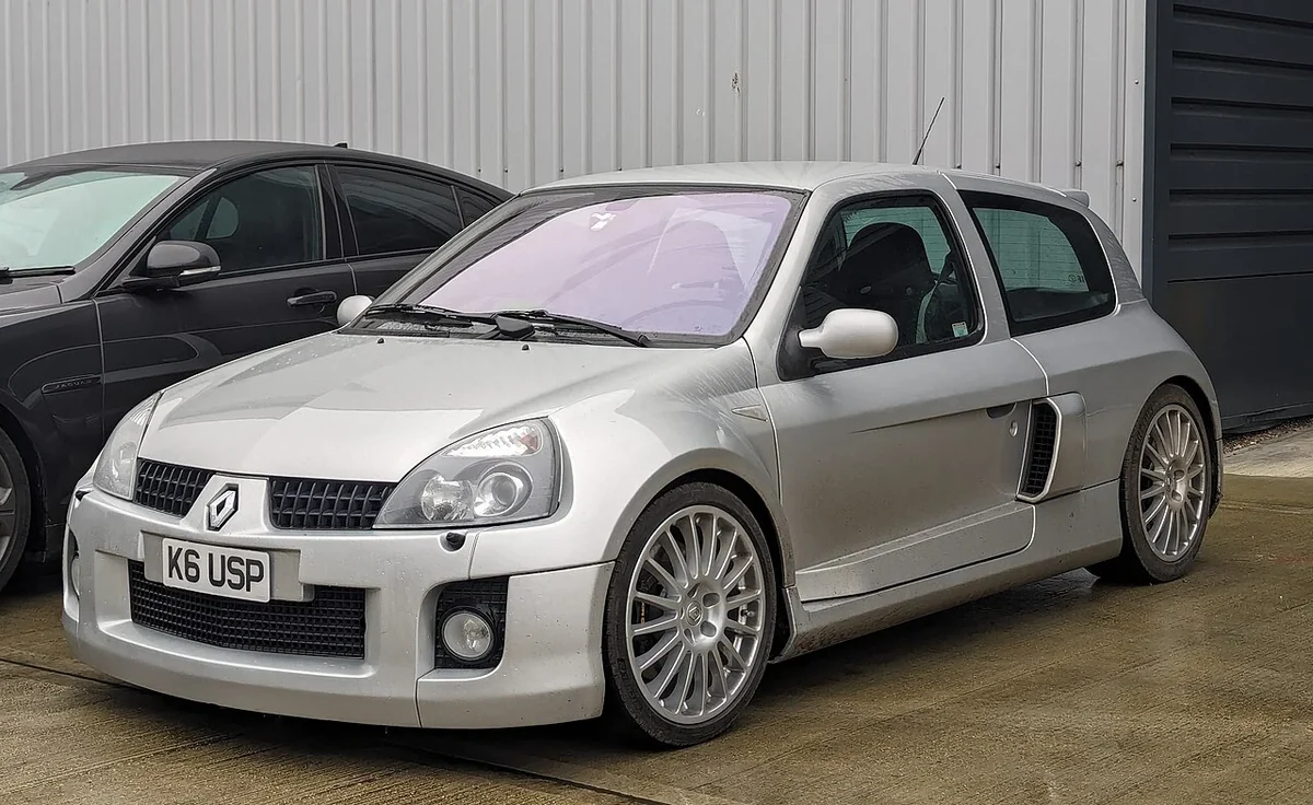 Silver Renault Clio V6 Phase 2 nose and wide front arches