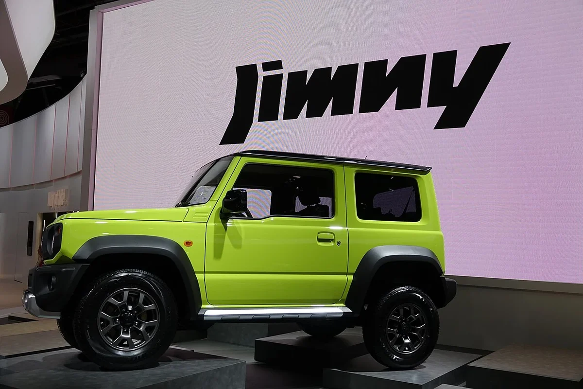 2018 three-door Jimny side profile