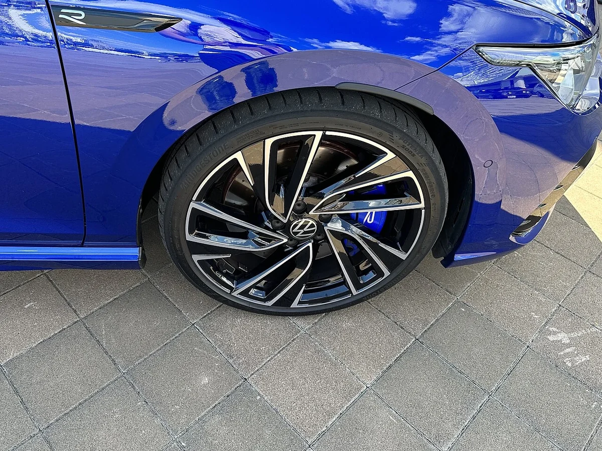 Volkswagen Golf R Mk8 wheel and blue brake caliper