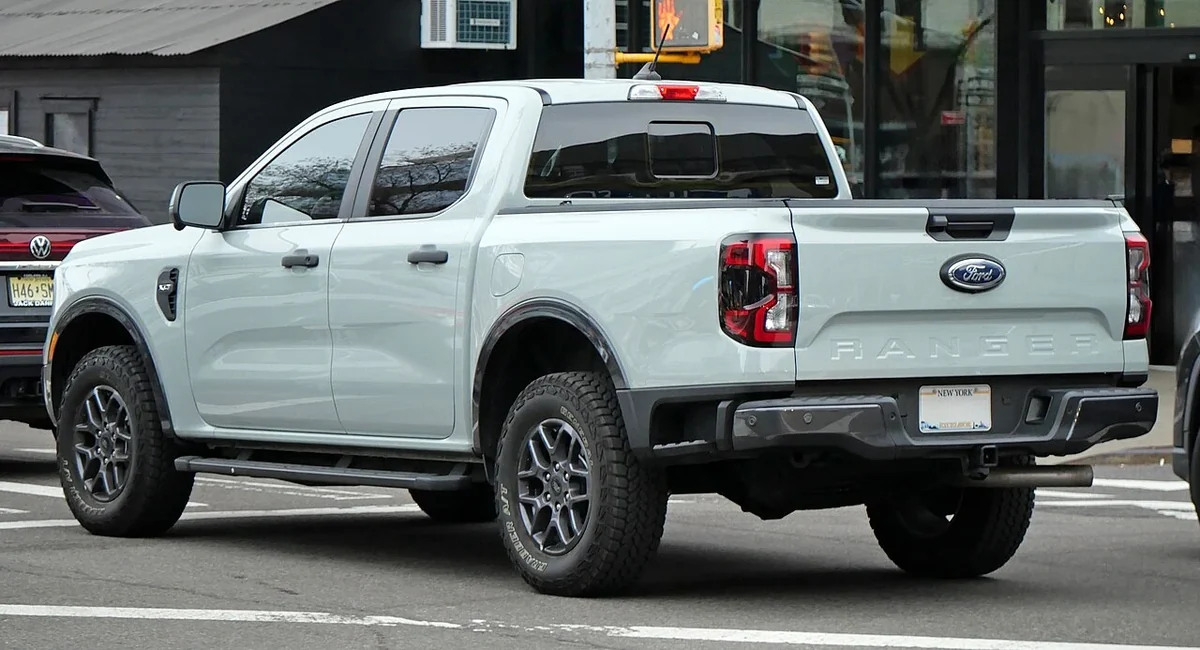 2024 Ford Ranger XLT rear and short bed