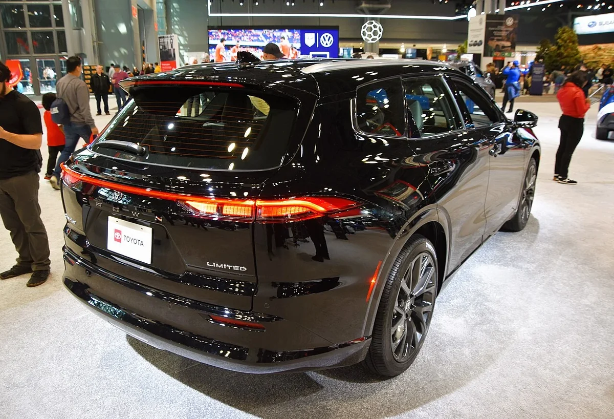 Toyota Crown Signia limited rear