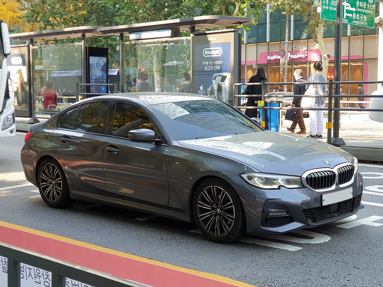 BMW 320d Dravit Grey M Sport front three-quarter view