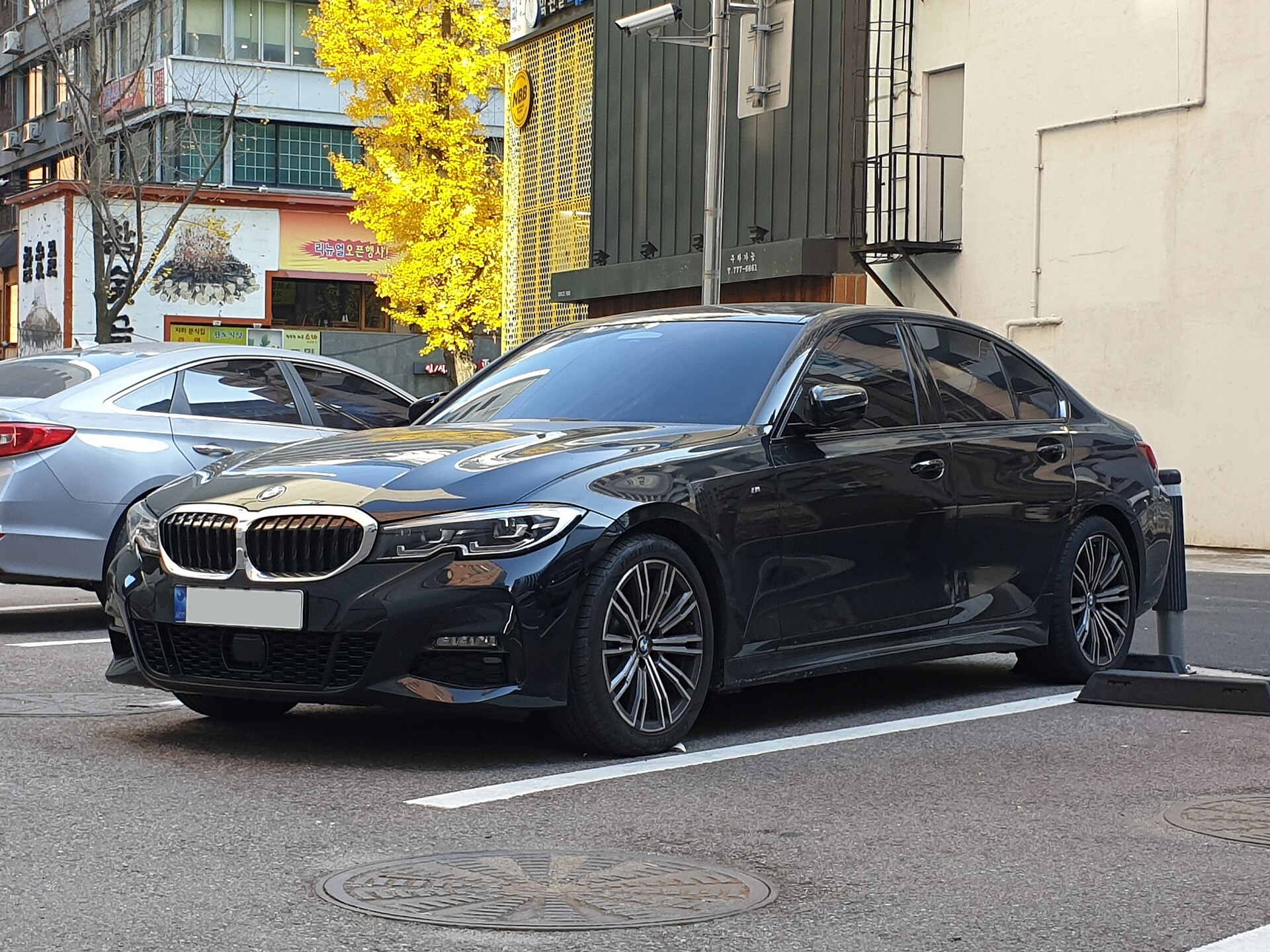 BMW 320i G20 exterior view