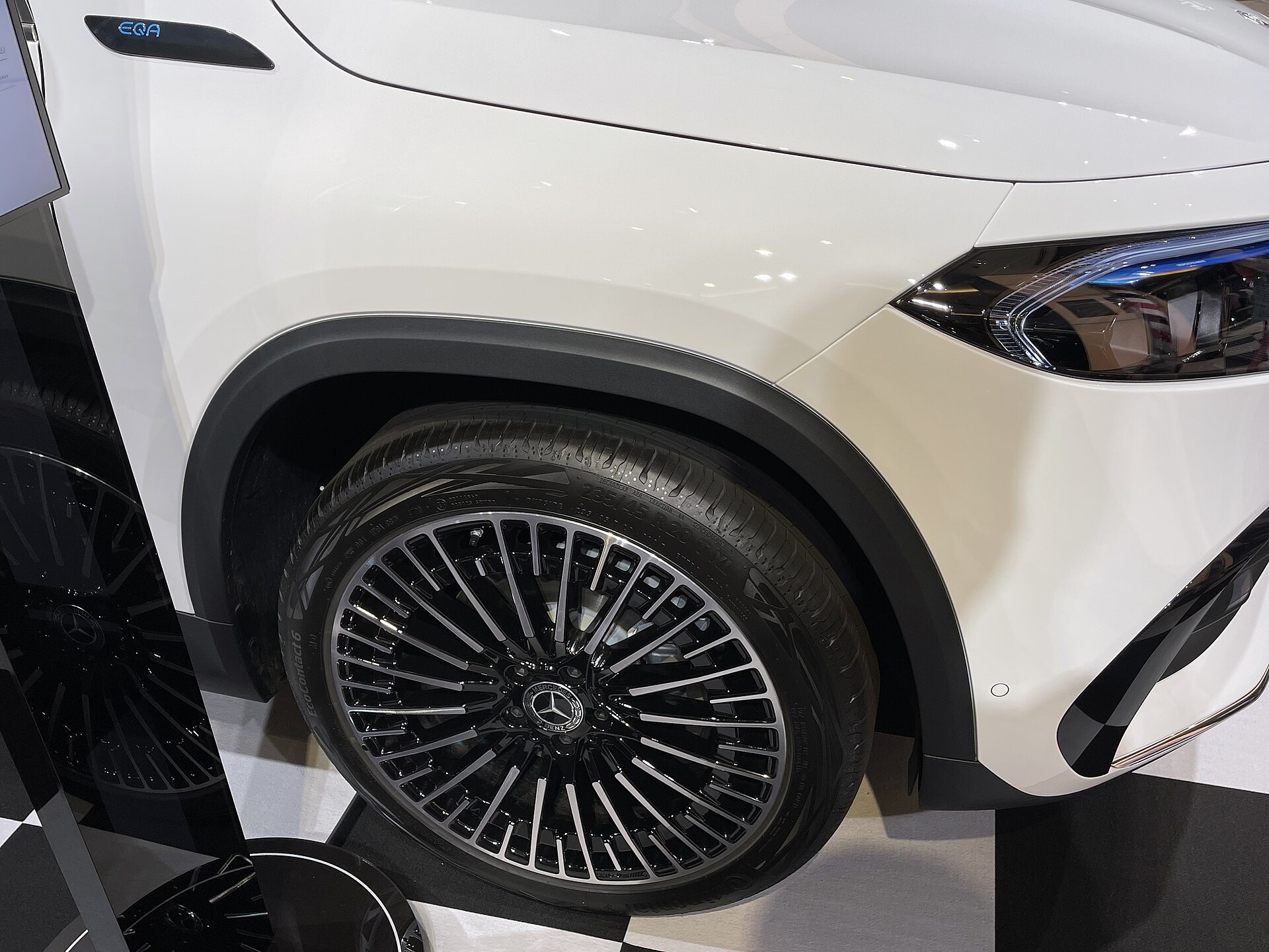 Mercedes-Benz EQA 250 H243 wheel detail