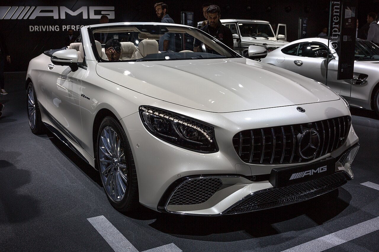 White facelift AMG S 65 Cabriolet with V12 badge
