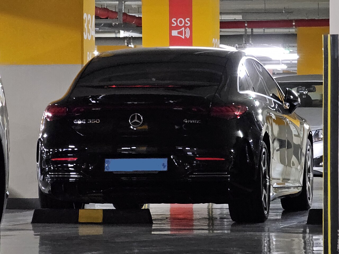 Black Mercedes-Benz EQE 350 4MATIC V295 rear with badge