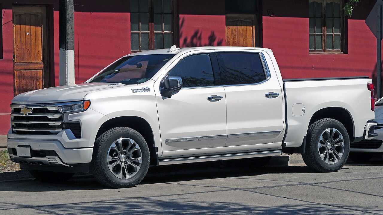 White 2023 Chevrolet Silverado High Country Duramax