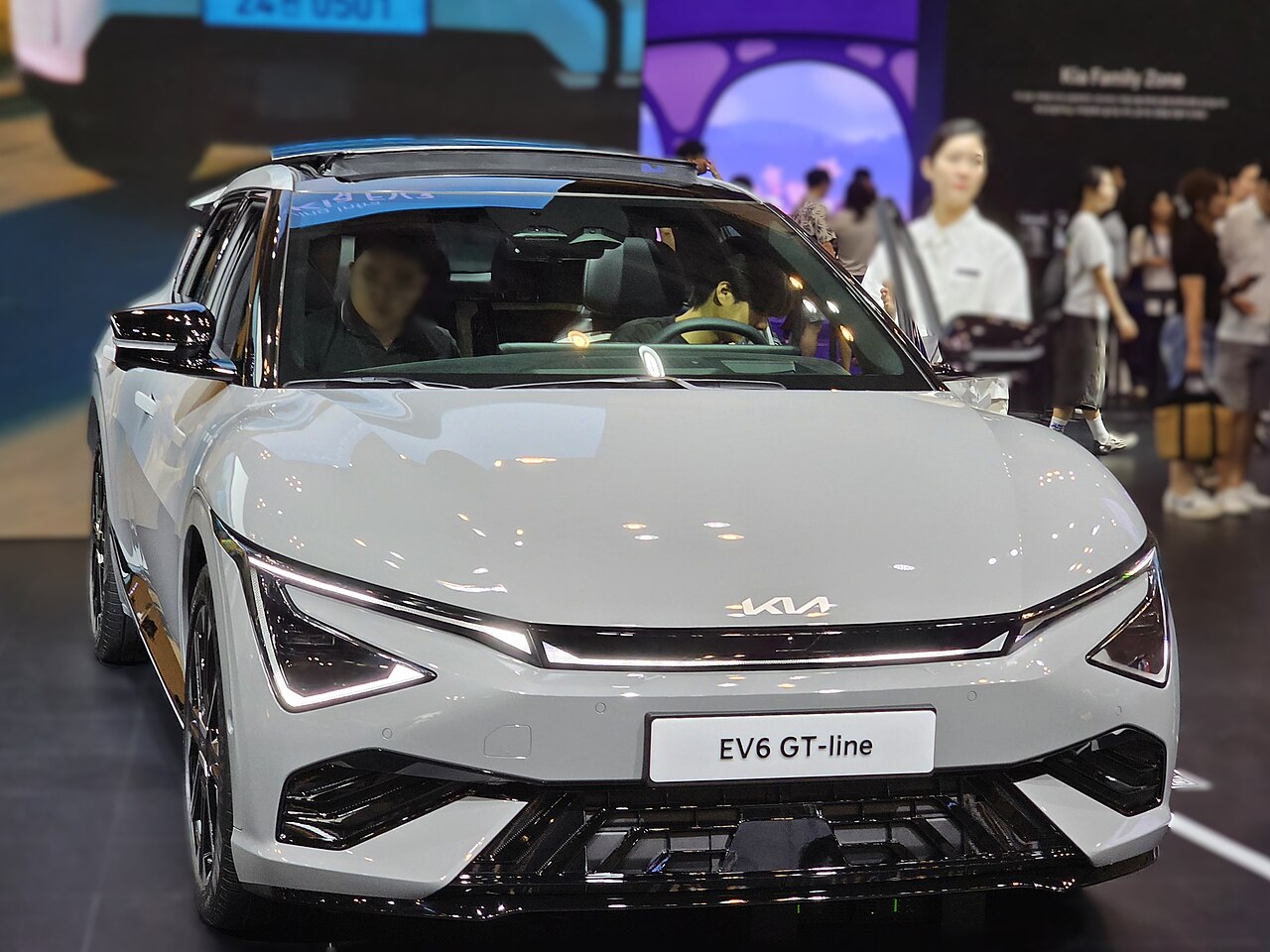 Grey facelift Kia EV6 GT-Line front