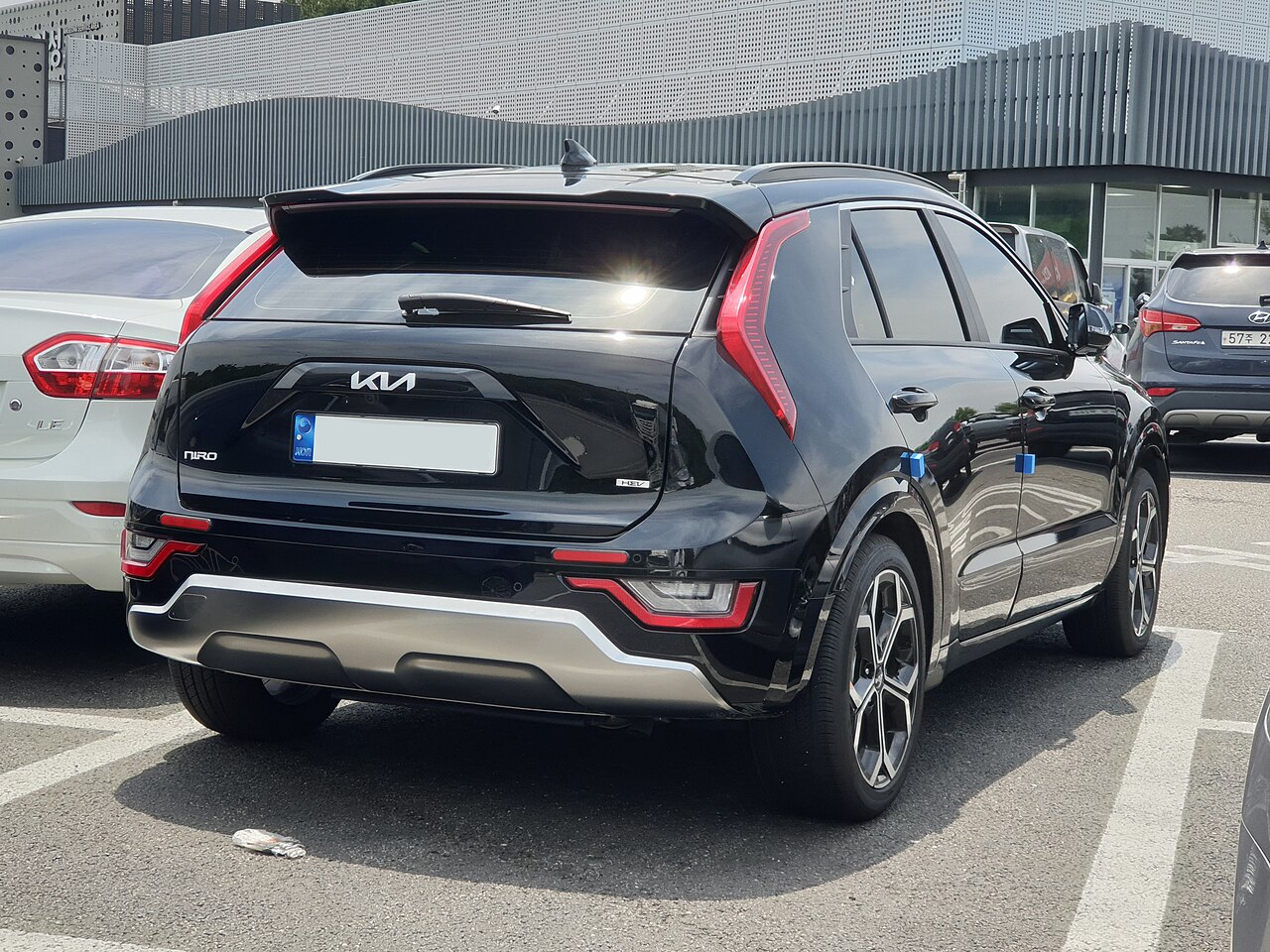 Black Kia Niro SG2 hybrid rear